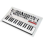 Der Korg minilogue ist ein 4-stimmiger polyphoner analoger Synthesizer, der satten Analogsound, einen integrierten 16-Schritt-Sequenzer und ein schlankes, robustes Design aus Aluminium und Holz bietet – perfekt für Studio oder Bühne.